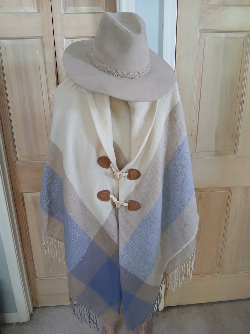 Cato Cream Women's One-Size Textured Cape Coat